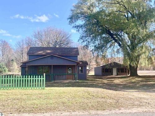 3281 Wallaker Rd, Benzonia, MI, 49616-9679 | Card Image