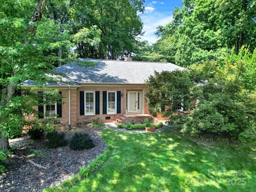 2913 Hinsdale St, Charlotte, NC, 28210-6426 | Card Image