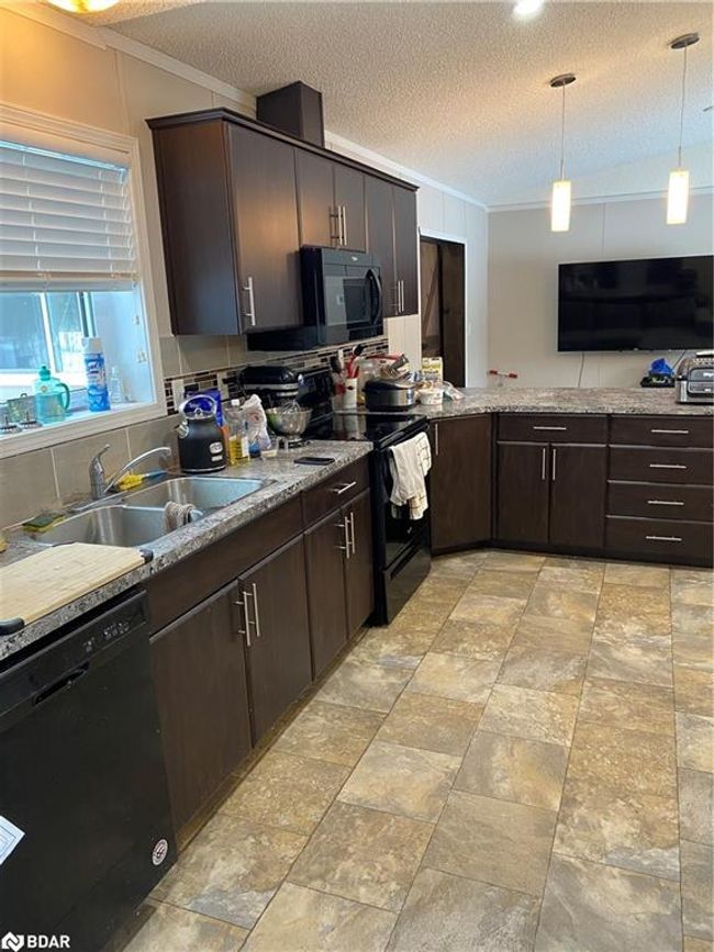 1073 Rosseau Lake Rd 1, House other with 3 bedrooms, 2 bathrooms and 6 parking in Windermere ON | Image 4