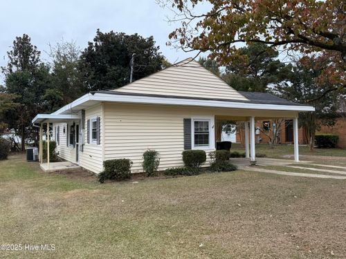 312 N Martin St, Mount Olive, NC, 28365-1521 | Card Image