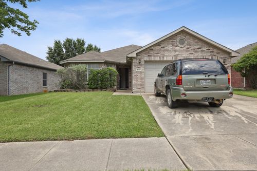 8633 Trinity Vista Trl, Hurst, TX, 76053-7519 | Card Image