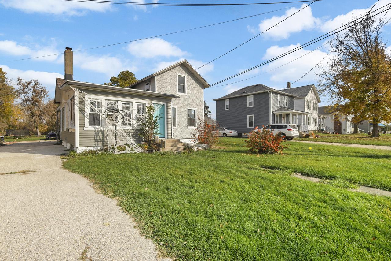 Residential in JANESVILLE 3