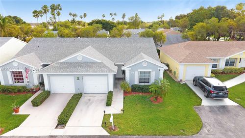 527 Se 21st Dr, Homestead, FL, 33033-5260 | Card Image