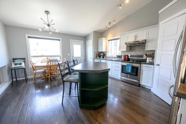8010 112 Street, House other with 4 bedrooms, 3 bathrooms and 4 parking in Grande Prairie AB | Image 7