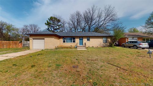 520 N Crownpoint Dr, Ada, OK, 74820-4420 | Card Image