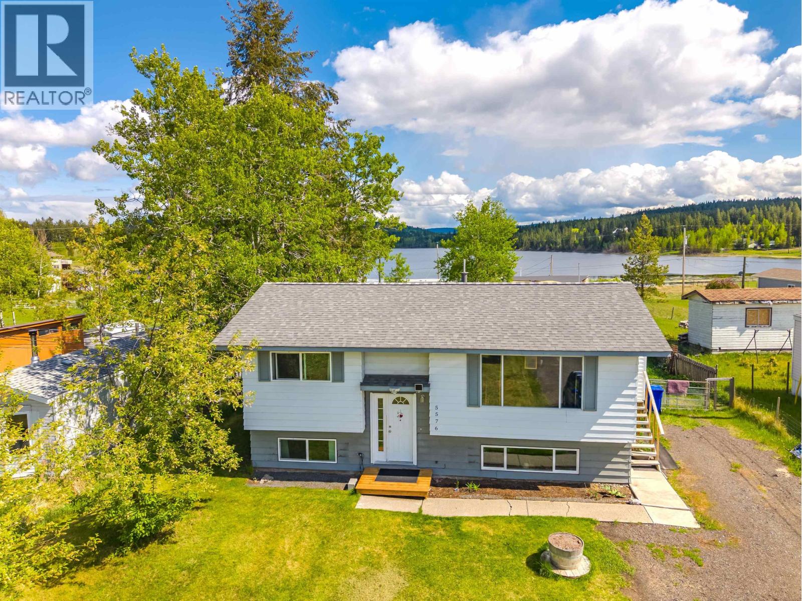 Residential in 103 Mile House