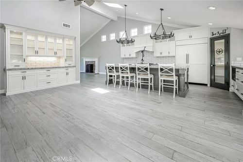 777 Oak Knoll St, Brea, CA, 92821-2061 | Card Image