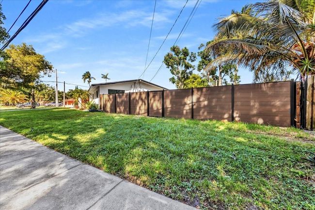 5890 Sw 13 Th St, House other with 4 bedrooms, 3 bathrooms and null parking in Plantation FL | Image 46