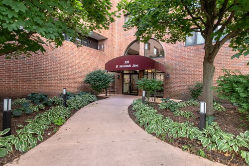 209-101 Summit Avenue, Park Ridge, IL, 60068 | Card Image