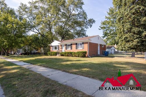 35008 Richard St, Wayne, MI, 48184-2333 | Card Image