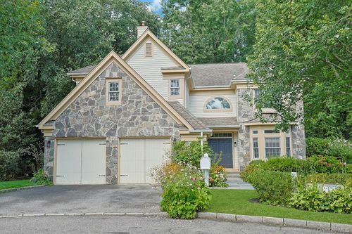 12 Westhaven Ln, White Plains, NY, 10605-5458 | Card Image