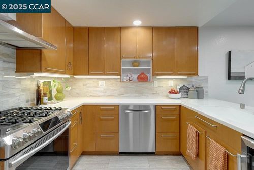 325 Beacon Ridge Ln, Walnut Creek, CA, 94597-2966 | Card Image