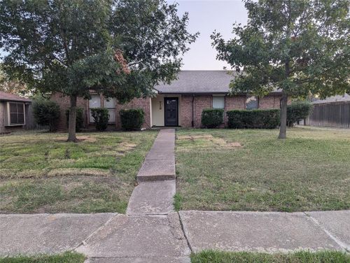 718 Roundtree Drive, Mesquite, TX, 75150 | Card Image