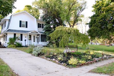 1611 6 Th Street, Home with 3 bedrooms, 1 bathrooms and null parking in Port Huron MI | Image 1