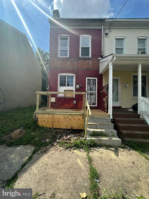639 New Willow St, TRENTON, NJ, 08618-3719 | Card Image