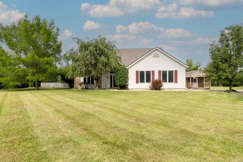 1331 N Finlandia Way, Albion, IN, 46701-9391 | Card Image