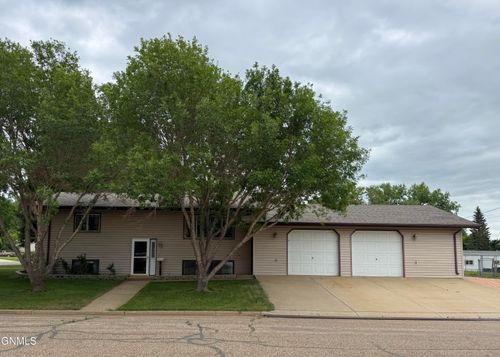 1004 North Ave, Hebron, ND, 58638-7105 | Card Image