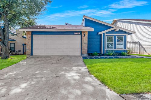 11827 Greenwood Village Dr, San Antonio, TX, 78249-3025 | Card Image