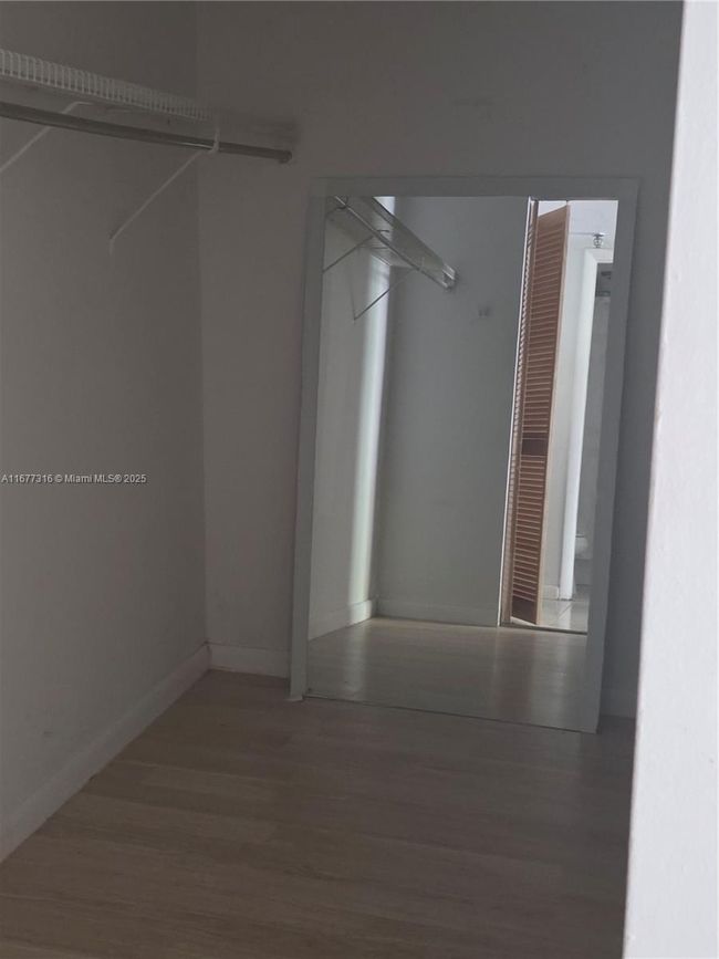 APT-215 - 661 Ne 195 Th St, Condo with 2 bedrooms, 2 bathrooms and null parking in Miami FL | Image 8