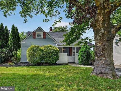 28 W County Line Rd, HATBORO, PA, 19040-2029 | Card Image