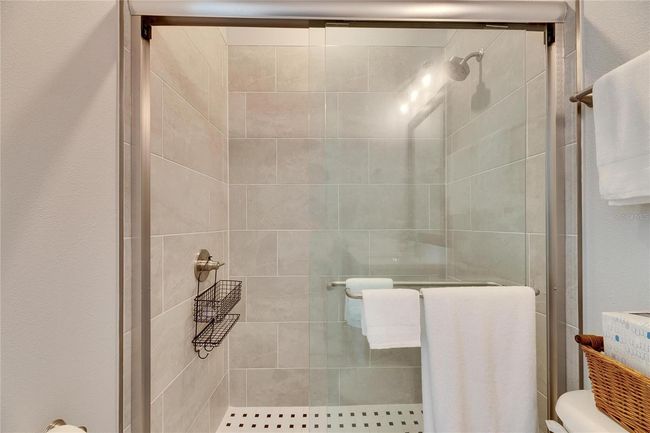 1st Floor en-suite bathroom | Image 17
