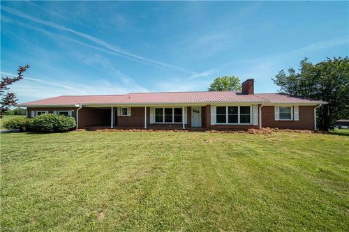 5800 Bethel Rd, Jonesville, NC, 28642-9552 | Card Image