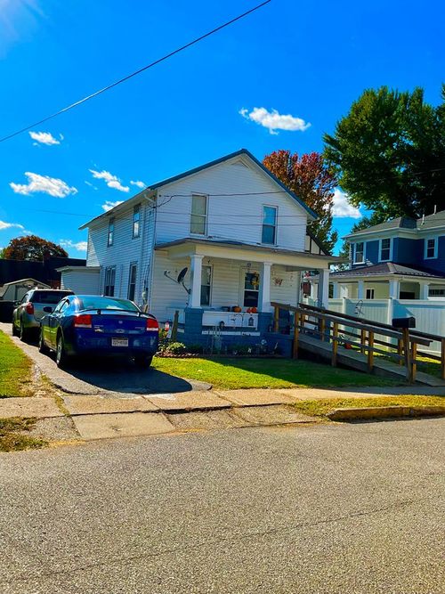 122-112 , 122 Thistle Ave, Sistersville, WV, 26175-1112 | Card Image