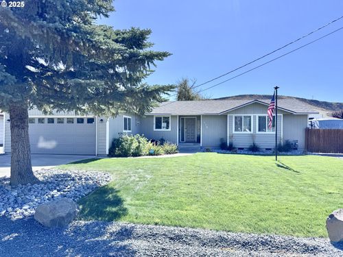 575 Broadway St, Baker City, OR, 97814-3142 | Card Image