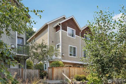 b-12333 28th Ave Ne, Seattle, WA, 98125-5464 | Card Image