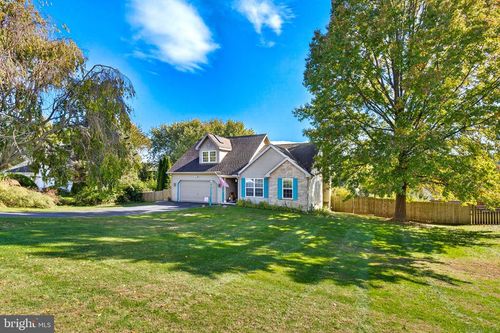 675 Glen Run Dr, Atglen, PA, 19310-9450 | Card Image