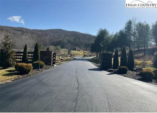 3 Summit View Parkway, Spruce Pine, NC, 28777 | Card Image