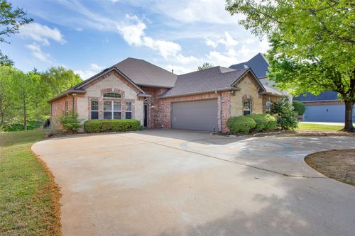 2111 Renaissance Dr, Denison, TX, 75020-7311 | Card Image