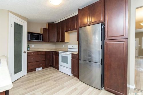 325 Av S S, Saskatoon, SK, S7M3A1 | Card Image