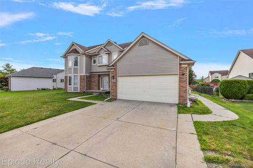 22480 Streamside Dr, Macomb, MI, 48044-3735 | Card Image