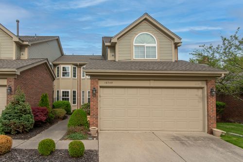 18749 Hilltop Blvd, Riverview, MI, 48193-8080 | Card Image