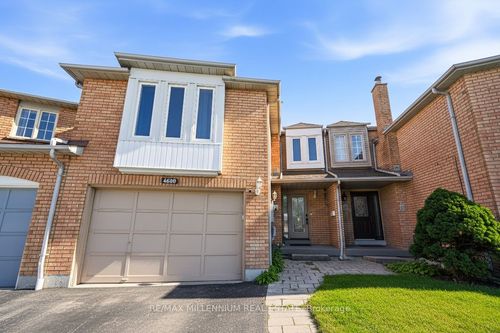 4680 Crosscreek Crt, Mississauga, ON, L5V1G5 | Card Image