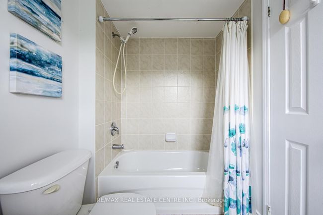 359 Bussel Cres, House attached with 3 bedrooms, 3 bathrooms and 1 parking in Milton ON | Image 28