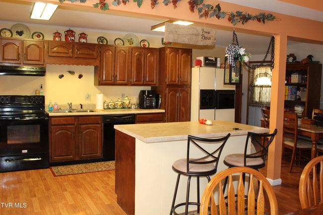 141 Clyde Ellis Dr, House other with 3 bedrooms, 2 bathrooms and null parking in Pennington Gap VA | Image 35