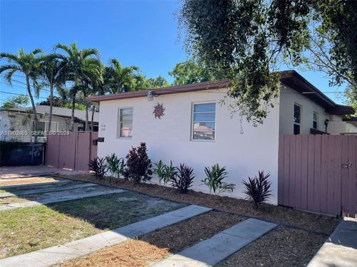 1790 Nw 19th St, Miami, FL, 33125-1508 | Card Image