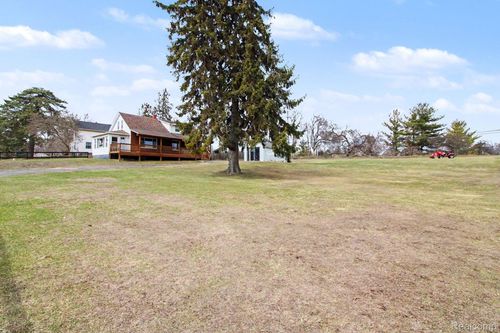 660 W Walton Blvd, Pontiac, MI, 48340-1051 | Card Image