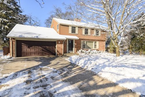 902 Lake Drive, SOUTH MILWAUKEE, WI, 53172 | Card Image