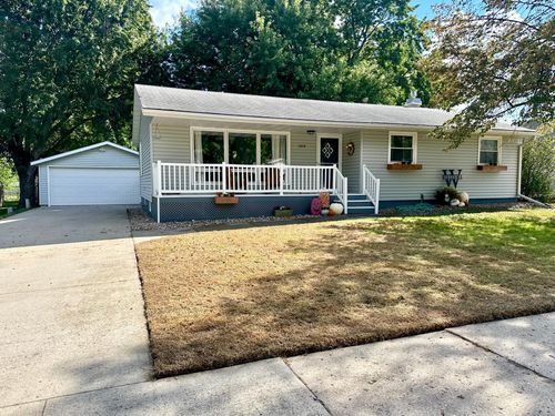 1614 Johnson Ln, Worthington, MN, 56187-1016 | Card Image