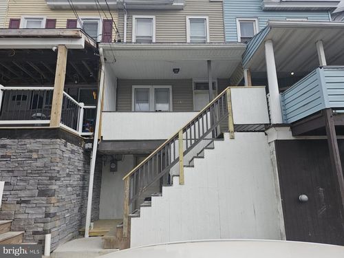 123 W Railroad St, NESQUEHONING, PA, 18240-1516 | Card Image