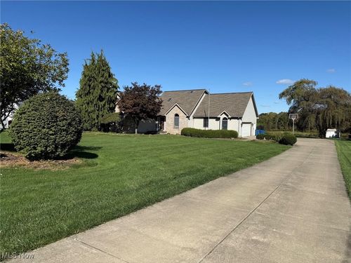 5581 Struthers Rd, Struthers, OH, 44471-2105 | Card Image