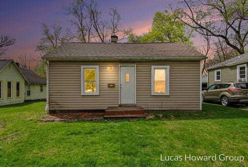 3532 Lowden St, Kalamazoo, MI, 49008-2638 | Card Image