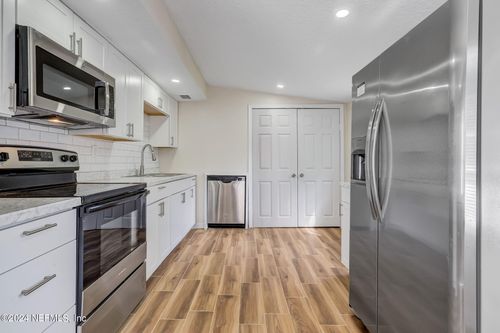 4917 Dundee Rd, JACKSONVILLE, FL, 32210-5326 | Card Image