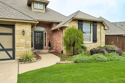 2413 Milano Ln, Oklahoma City, OK, 73120-2825 | Card Image