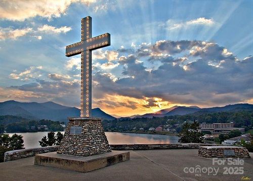 106 Hoosier Ct, Lake Junaluska, NC, 28745-8782 | Card Image