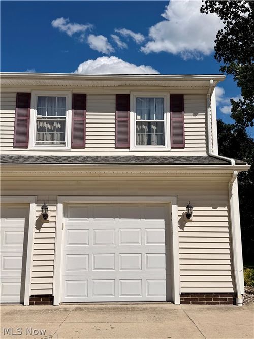 8b-9995 Independence Drive, North Royalton, OH, 44133 | Card Image