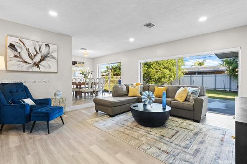 1465 Nw 181st St, Miami Gardens, FL, 33169-4143 | Card Image